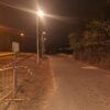 Cinco nuevas farolas solares mejoran el acceso peatonal a la zona deportiva de Onil